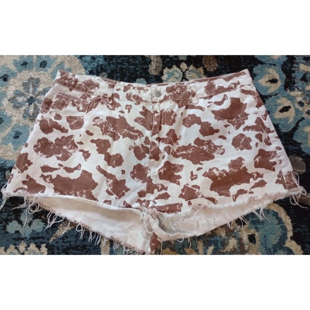 Shein Curve Cow Print Denim Raw Hem Shorts Sz 3XL Cowgirl Rodeo Concert Boho
